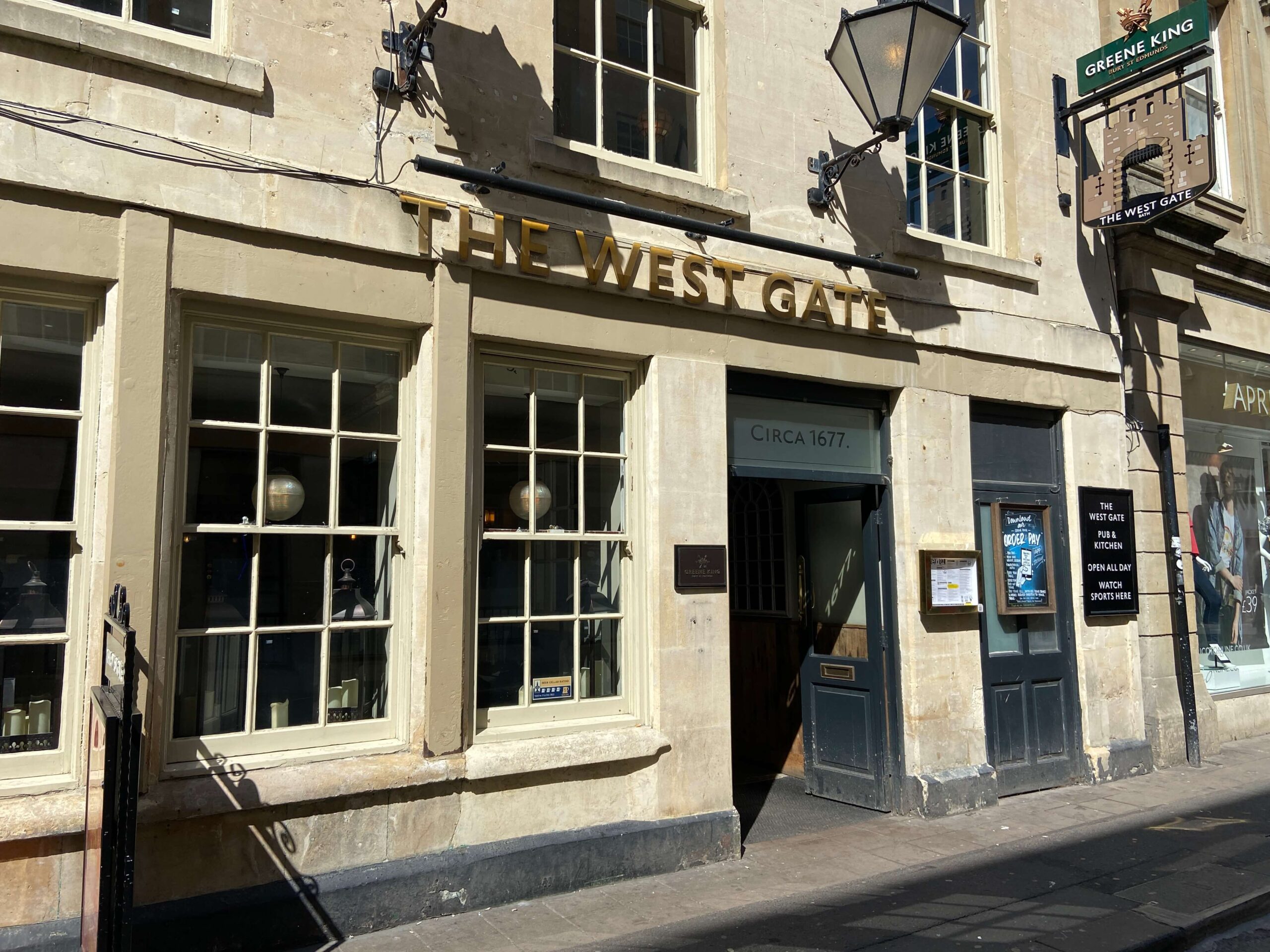 Image of the West Gate pub in bath from the Front